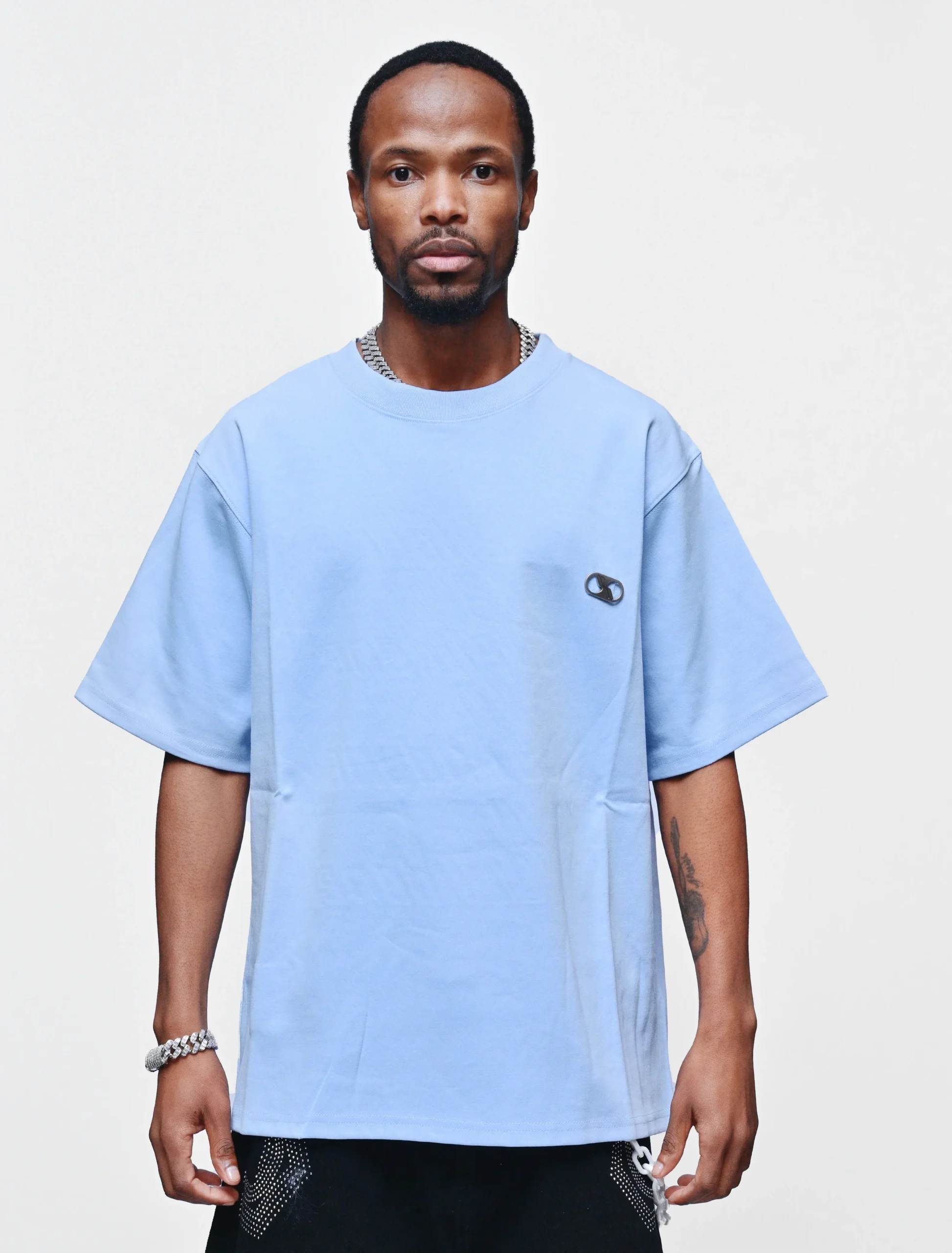 SKYLINE MIST – LIGHT BLUE ESSENTIAL TEE