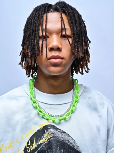 EMERALD FLUX – GREEN PLASTIC CHAIN JEANS & NECK ACCESSORY