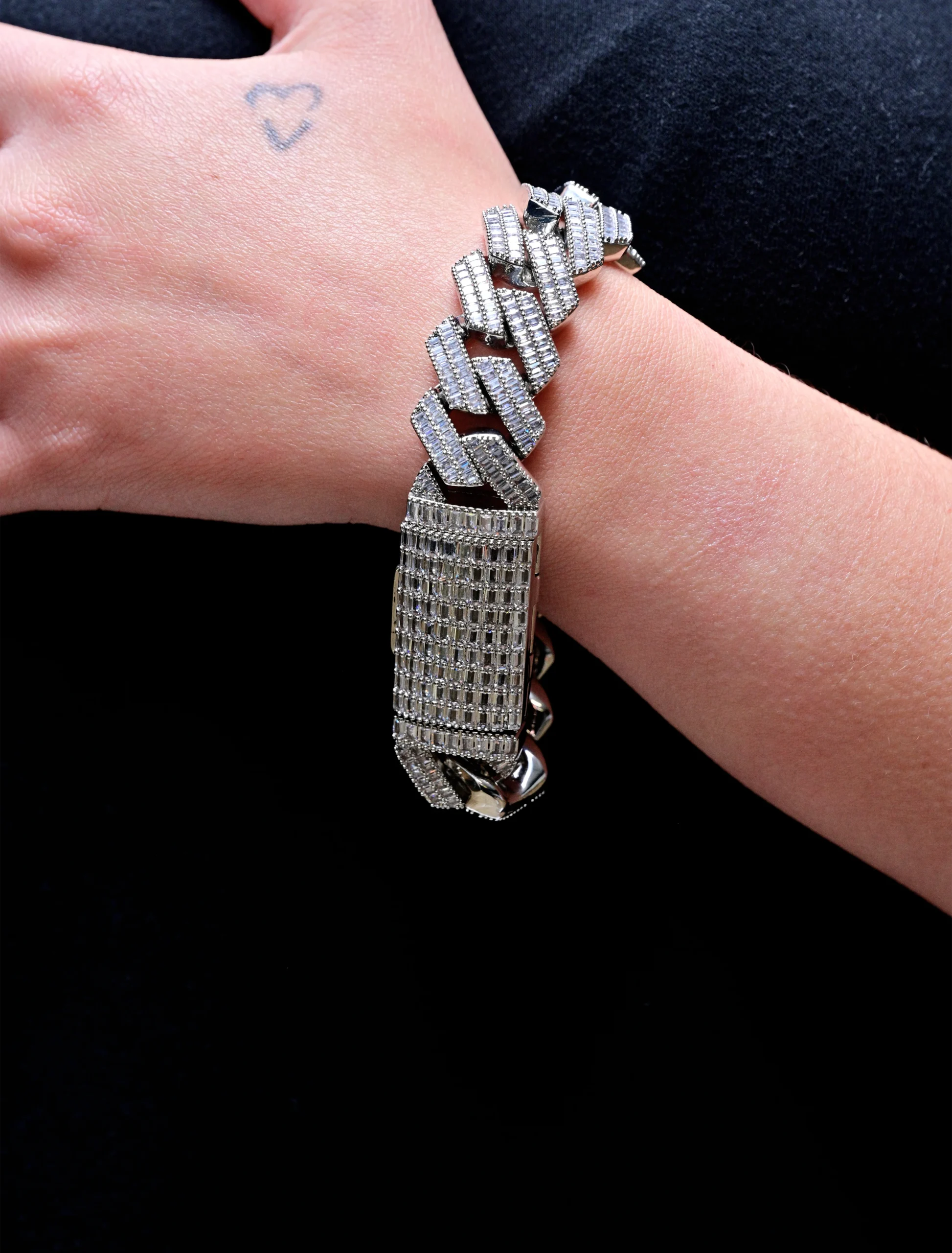 EVERLAY NOVA 20MM ICED CUBAN BRACELET - Image 2