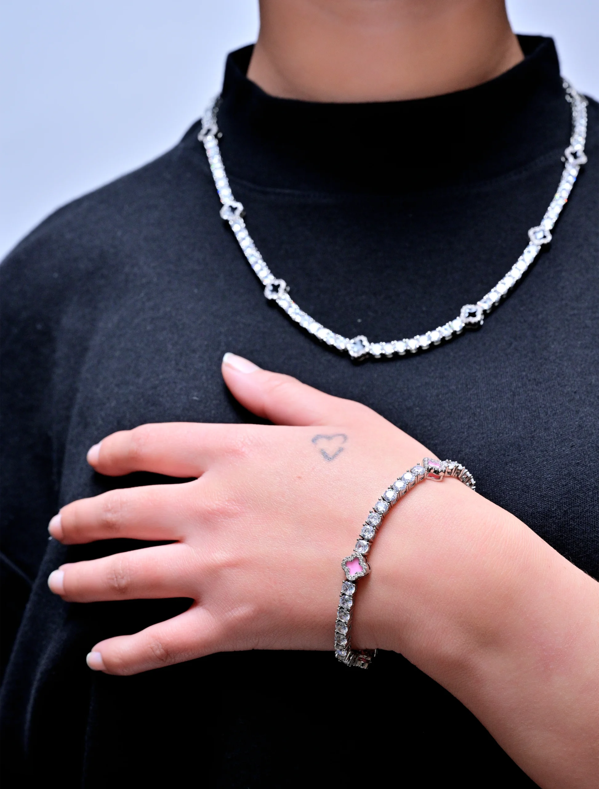 EVERLAY NOVA CLOVER FLOWER TENNIS CHAIN - Image 2