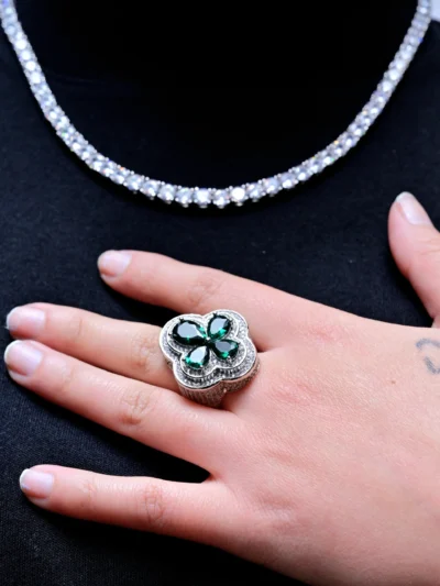 EVERLAY BLOOM ETERNAL ICED FLOWER RING
