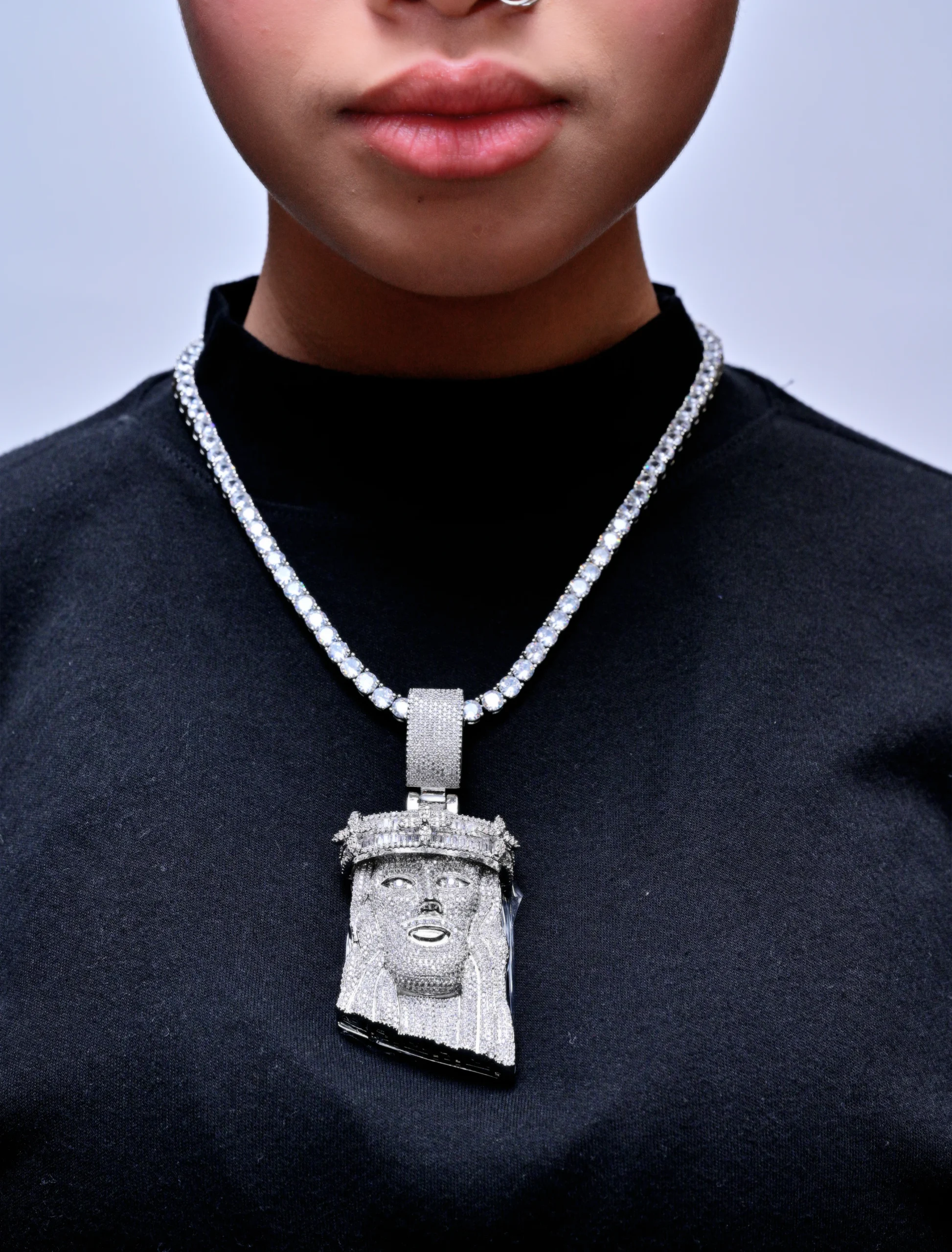 EVERLAY DIVINE LIGHT ICED JESUS PENDANT